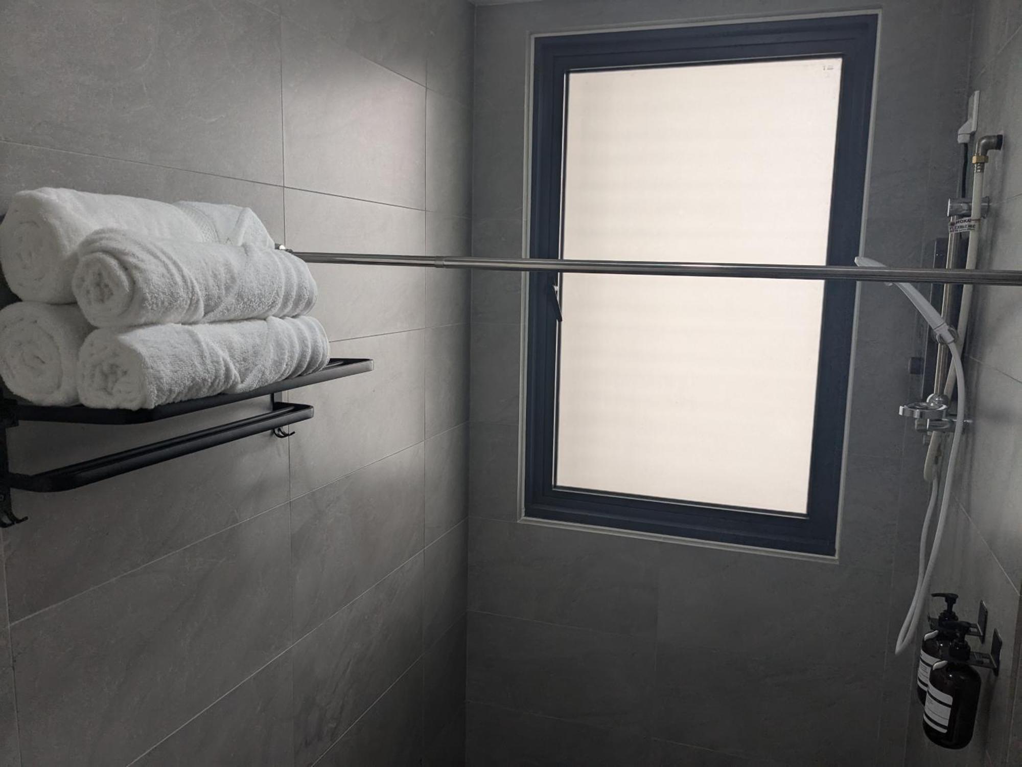 Setia Alam - Sunsuria Forum - Chic Urban Retreat Apartment *