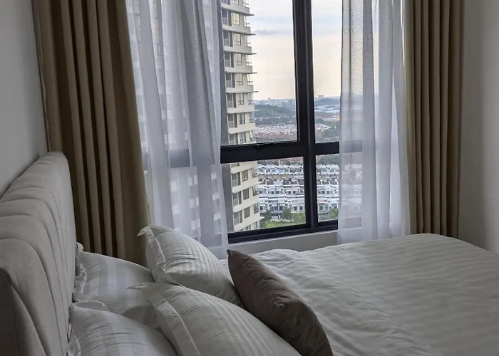 Setia Alam - Sunsuria Forum - Chic Urban Retreat