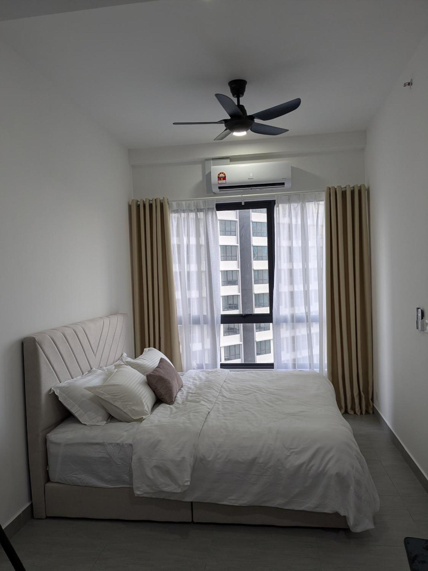 Setia Alam - Sunsuria Forum - Chic Urban Retreat *